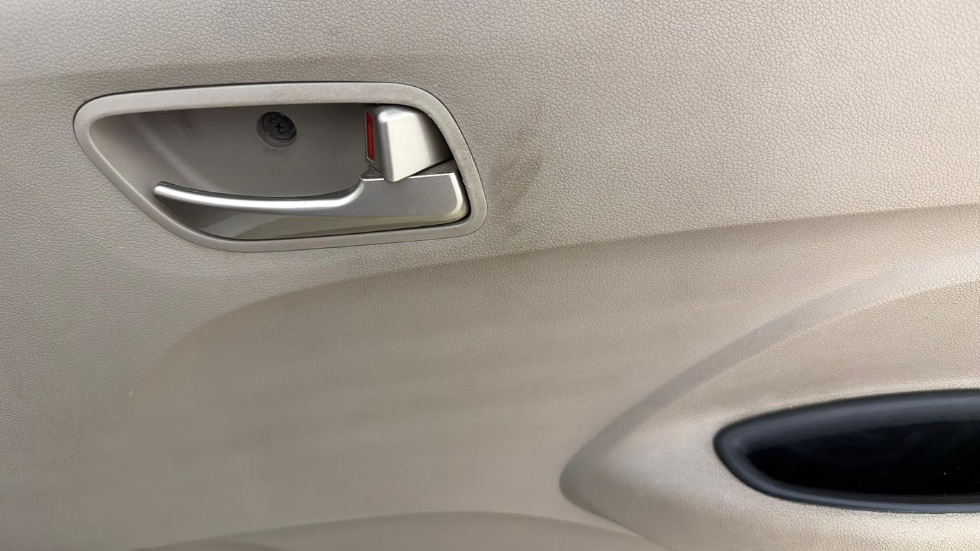 2019 Hyundai NEW SANTRO MAGNA, CNG, Manual, 90,595 km, Driver Side Door Panels Control