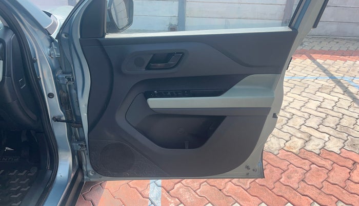 2023 Tata PUNCH ADVENTURE RHYTHM PACK MT, Petrol, Manual, 8,280 km, Driver Side Door Panels Control