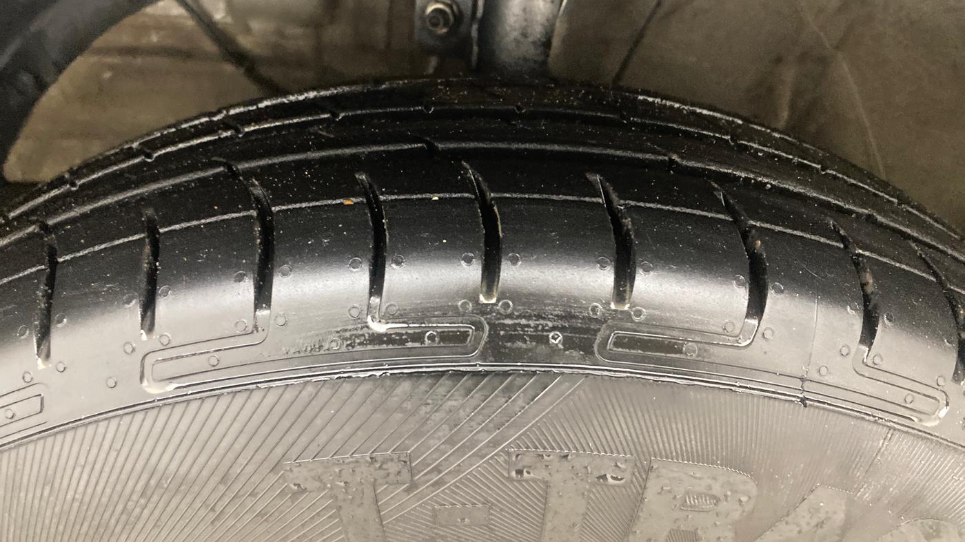 2022 Maruti Swift VXI, Petrol, Manual, 53,102 km, Left Front Tyre Tread