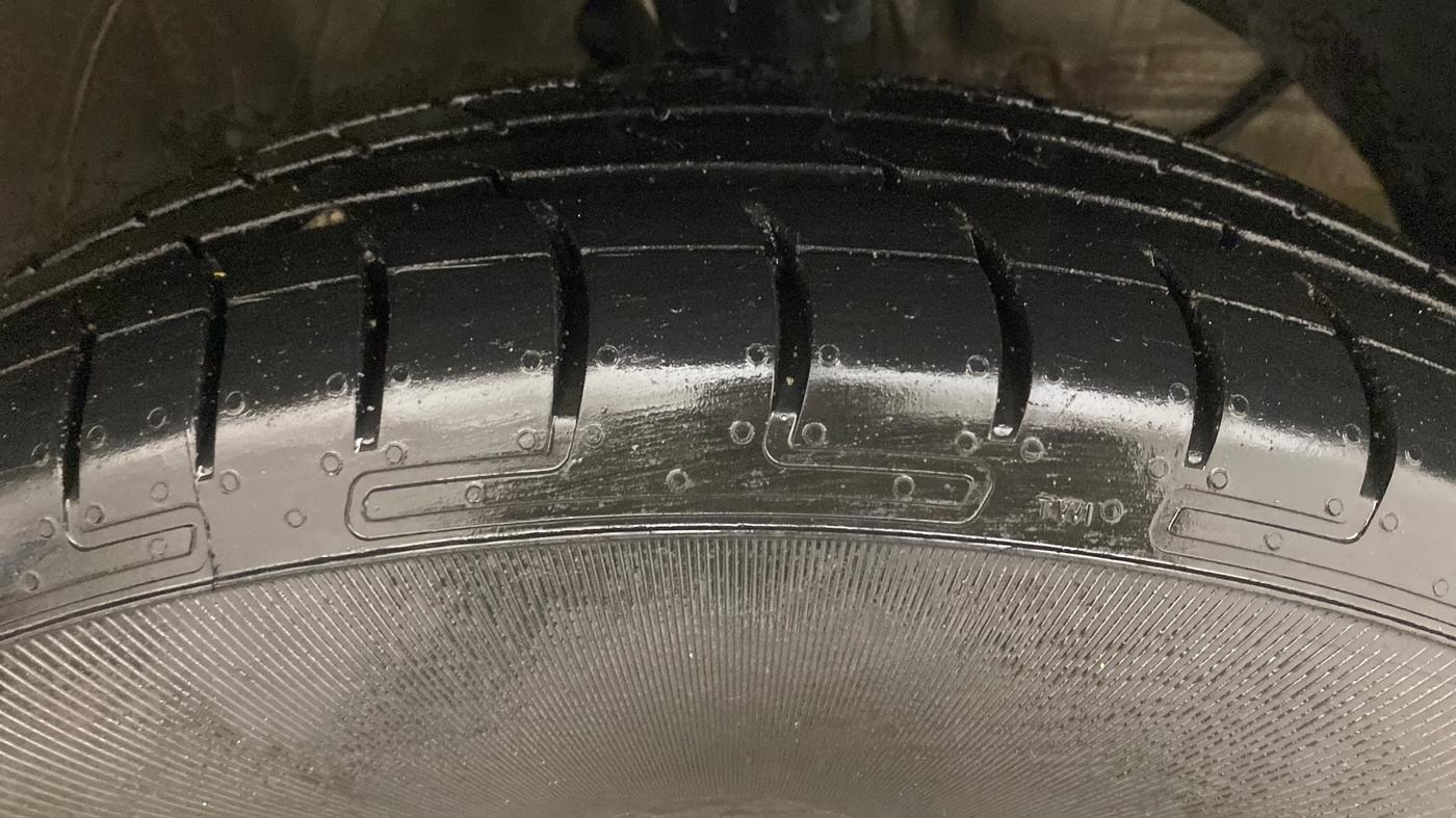 2022 Maruti Swift VXI, Petrol, Manual, 53,102 km, Right Front Tyre Tread