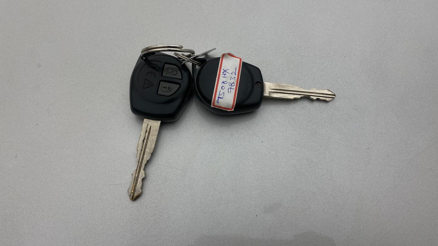2022 Maruti Swift VXI, Petrol, Manual, 53,102 km, Key Close Up