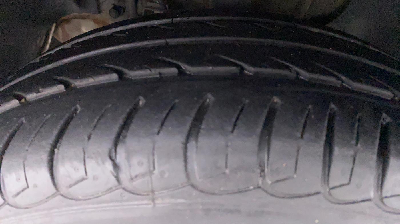 2019 Tata Tiago XZA 1.2 REVOTRON, Petrol, Automatic, 13,014 km, Left Front Tyre Tread