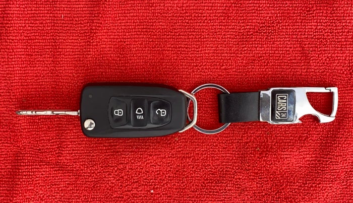 2019 Tata Tiago XZA 1.2 REVOTRON, Petrol, Automatic, 13,014 km, Key Close Up