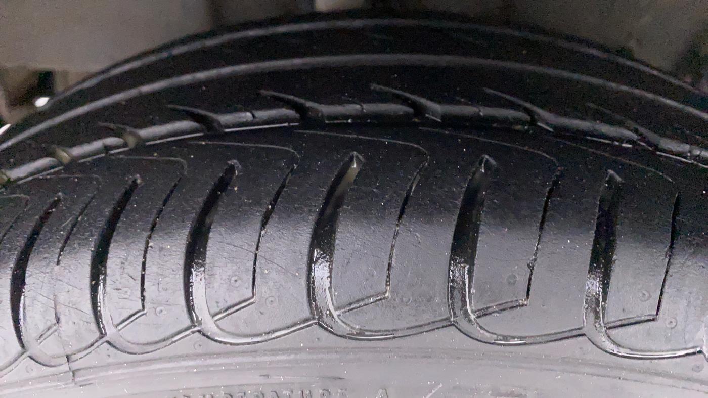 2019 Tata Tiago XZA 1.2 REVOTRON, Petrol, Automatic, 13,014 km, Right Rear Tyre Tread