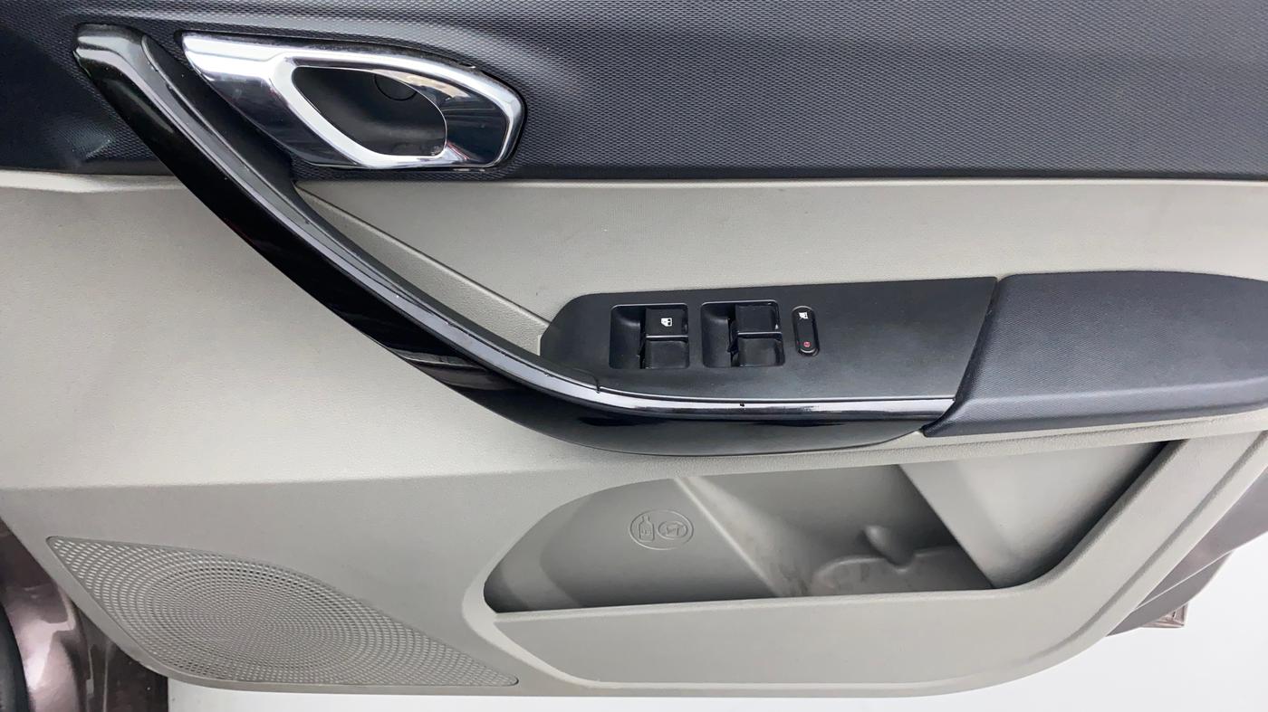 2019 Tata Tiago XZA 1.2 REVOTRON, Petrol, Automatic, 13,014 km, Driver Side Door Panels Control