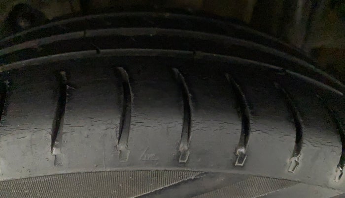 2017 Tata Tiago XZ PETROL, Petrol, Manual, 48,214 km, Right Front Tyre Tread