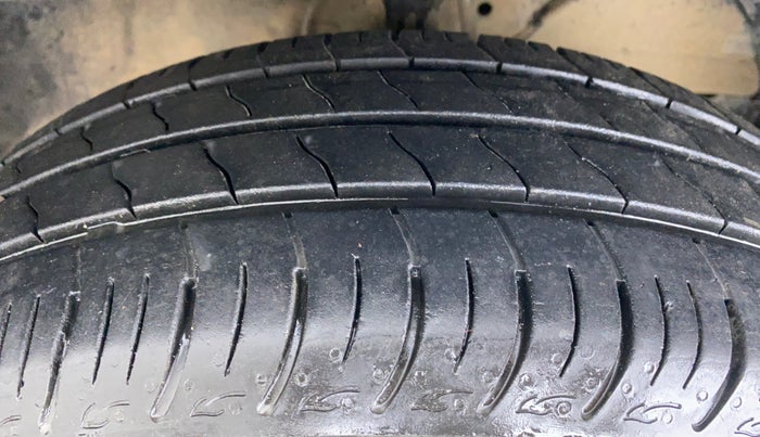 2021 Maruti Baleno DELTA PETROL 1.2, Petrol, Manual, 17,157 km, Right Front Tyre Tread