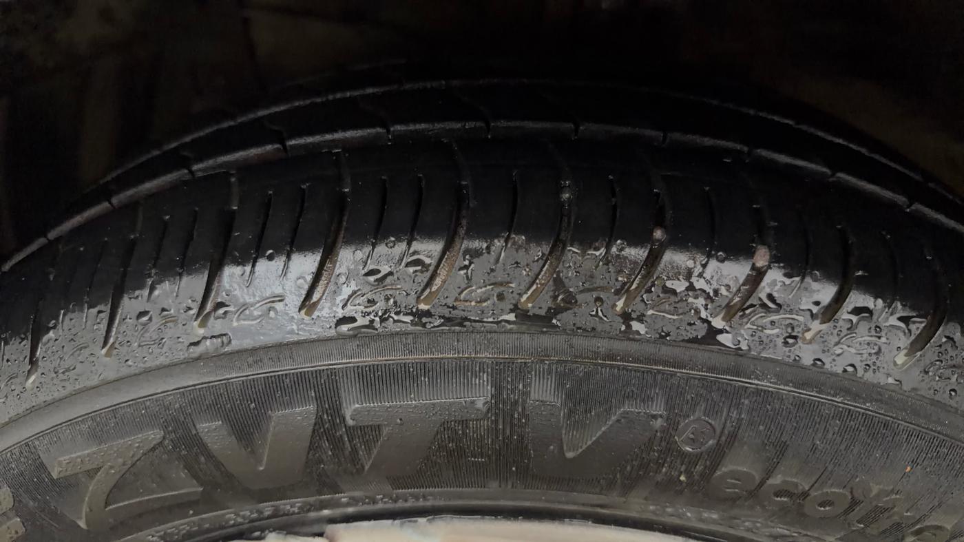 2017 Maruti Ciaz VXI (O), CNG, Manual, 96,211 km, Left Front Tyre Tread