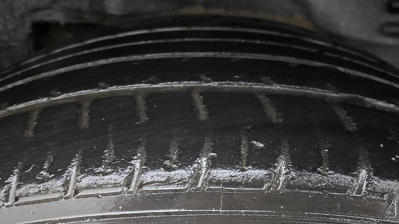 2014 Toyota Corolla Altis VL AT, Petrol, Automatic, 65,829 km, Left Rear Tyre Tread