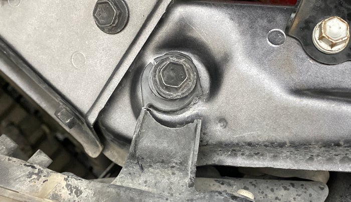 2014 Toyota Corolla Altis VL AT, Petrol, Automatic, 65,829 km, Left headlight - Clamp has minor damage