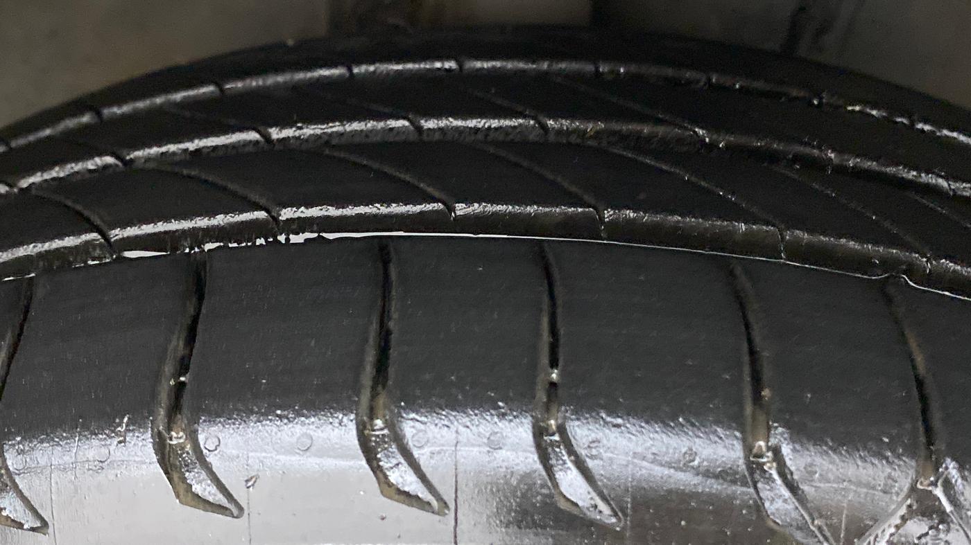 2014 Toyota Corolla Altis VL AT, Petrol, Automatic, 65,829 km, Right Front Tyre Tread