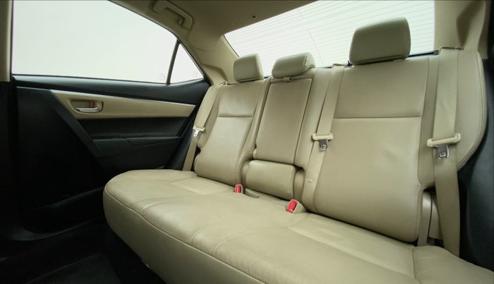 2014 Toyota Corolla Altis VL AT, Petrol, Automatic, 65,829 km, Right Side Rear Door Cabin