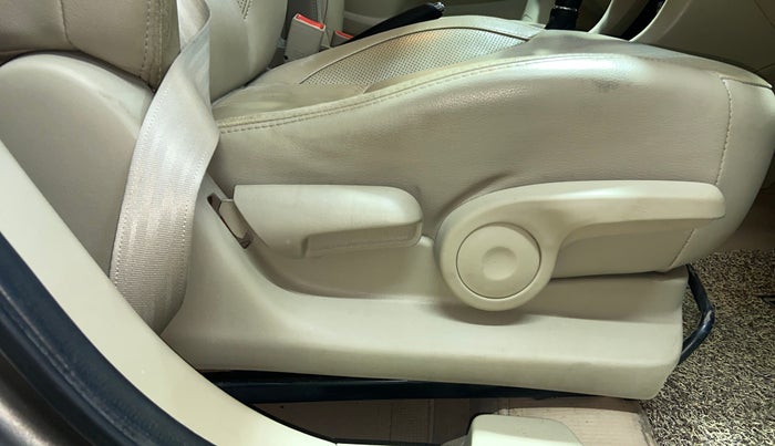 2018 Maruti Ciaz ALPHA  AT 1.5 SHVS PETROL, Petrol, Automatic, 91,756 km, Driver Side Adjustment Panel