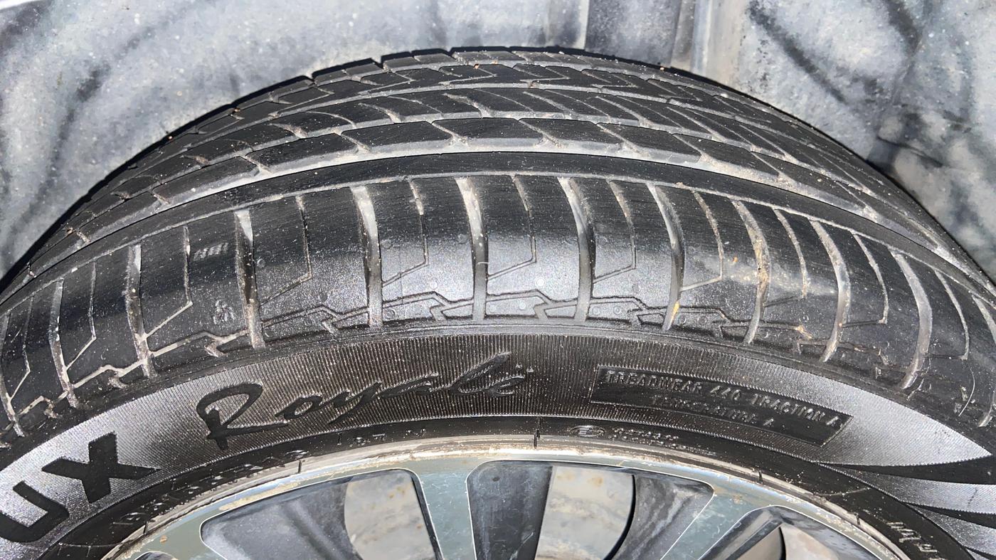 2018 Maruti Ciaz ALPHA  AT 1.5 SHVS PETROL, Petrol, Automatic, 91,756 km, Left Rear Tyre Tread