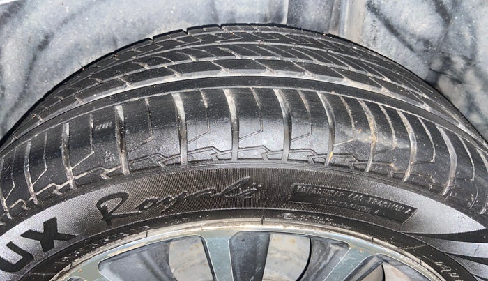 2018 Maruti Ciaz ALPHA  AT 1.5 SHVS PETROL, Petrol, Automatic, 91,756 km, Left Rear Tyre Tread