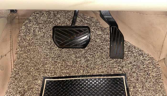 2018 Maruti Ciaz ALPHA  AT 1.5 SHVS PETROL, Petrol, Automatic, 91,756 km, Pedals