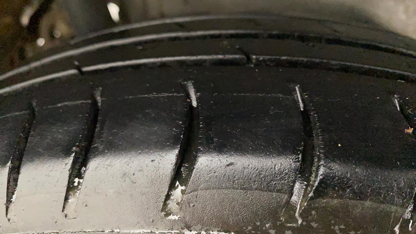 2015 Maruti Wagon R 1.0 LXI CNG, CNG, Manual, 96,103 km, Right Rear Tyre Tread