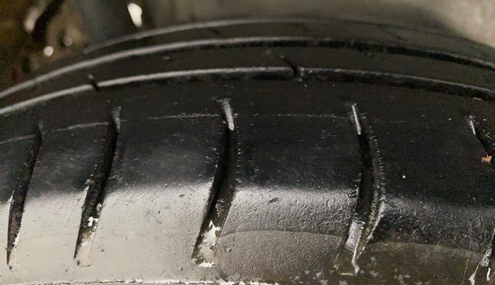 2015 Maruti Wagon R 1.0 LXI CNG, CNG, Manual, 96,103 km, Right Rear Tyre Tread