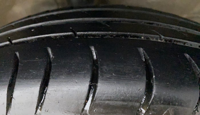 2015 Maruti Wagon R 1.0 LXI CNG, CNG, Manual, 96,103 km, Right Front Tyre Tread