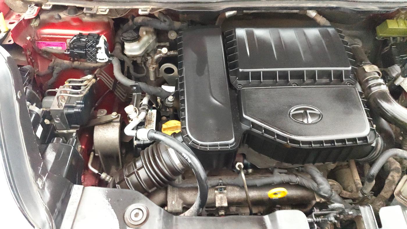 2018 Tata NEXON XZA PLUS DIESEL DUAL TONE, Diesel, Automatic, 64,069 km, Engine View - Right