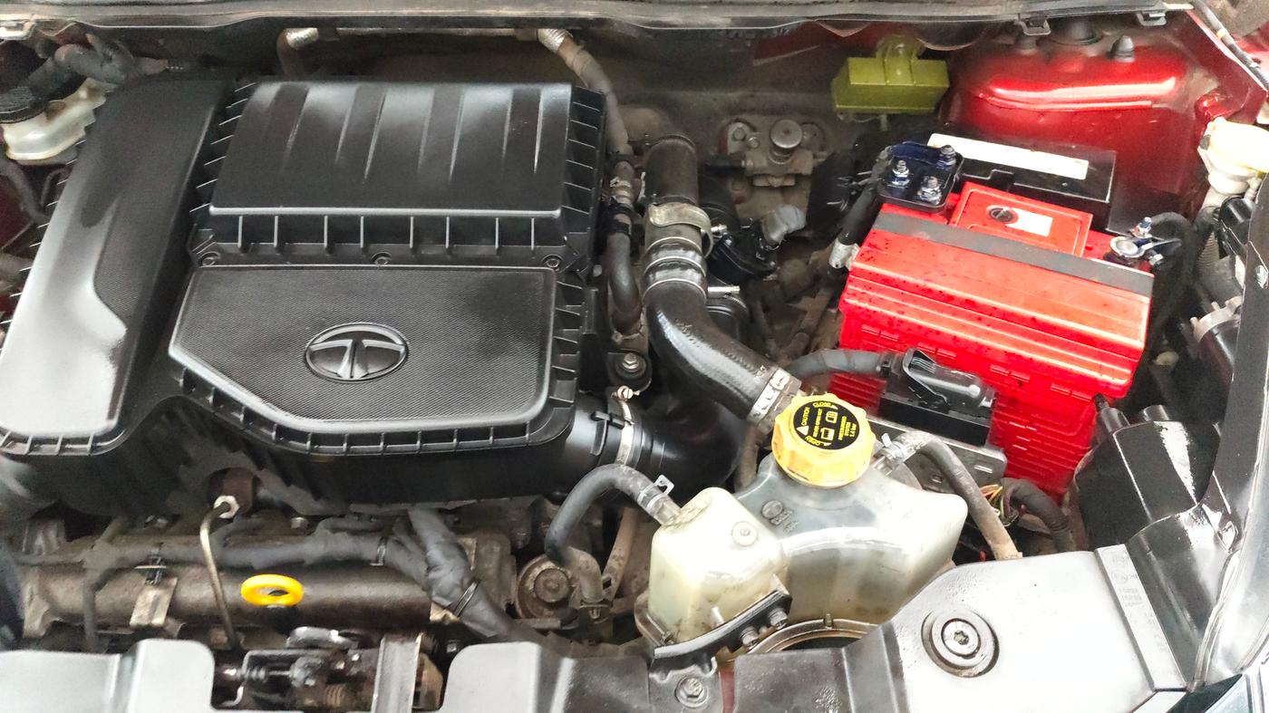 2018 Tata NEXON XZA PLUS DIESEL DUAL TONE, Diesel, Automatic, 64,069 km, Engine View - Left