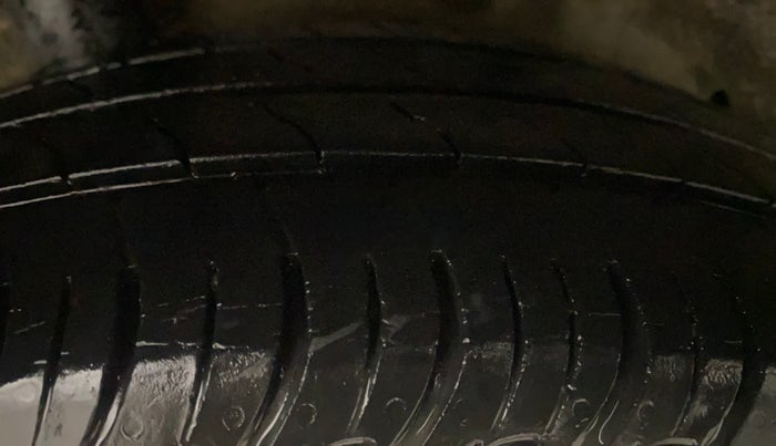 2016 Maruti Celerio VXI, Petrol, Manual, 1,07,997 km, Right Rear Tyre Tread