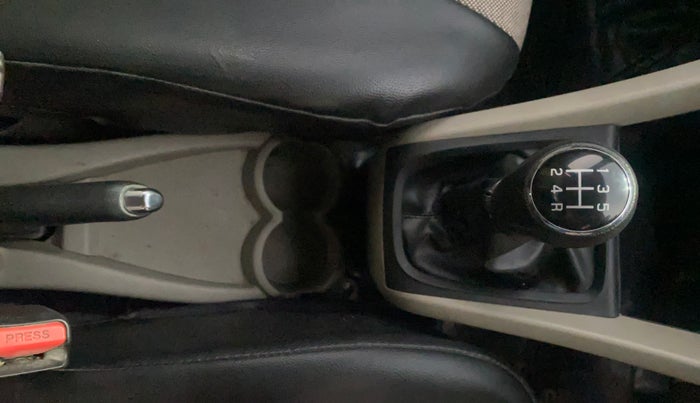 2016 Maruti Celerio VXI, Petrol, Manual, 1,07,997 km, Gear Lever