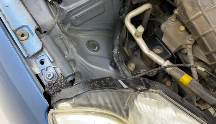 2016 Maruti Baleno DELTA PETROL 1.2, Petrol, Manual, 63,367 km, Right headlight - Clamp has minor damage