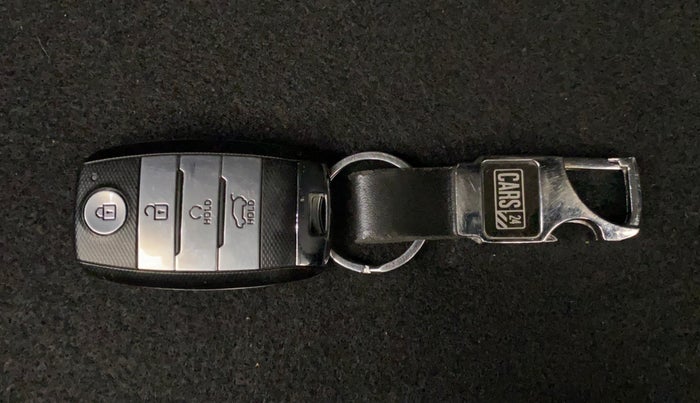 2021 KIA SONET GTX PLUS 1.5 AT, Diesel, Automatic, 29,527 km, Key Close Up