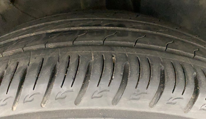 2021 KIA SONET GTX PLUS 1.5 AT, Diesel, Automatic, 29,527 km, Right Front Tyre Tread