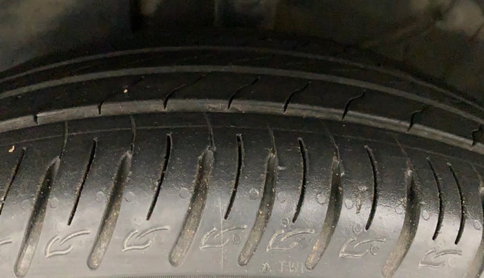 2021 KIA SONET GTX PLUS 1.5 AT, Diesel, Automatic, 29,527 km, Left Front Tyre Tread