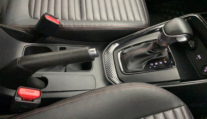 2021 KIA SONET GTX PLUS 1.5 AT, Diesel, Automatic, 29,527 km, Gear Lever