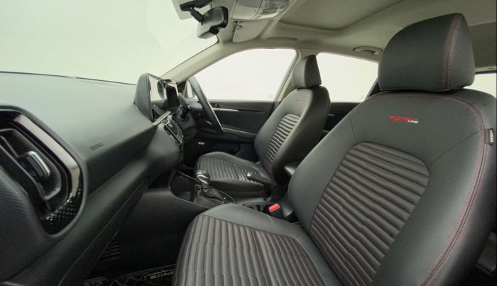 2021 KIA SONET GTX PLUS 1.5 AT, Diesel, Automatic, 29,527 km, Right Side Front Door Cabin