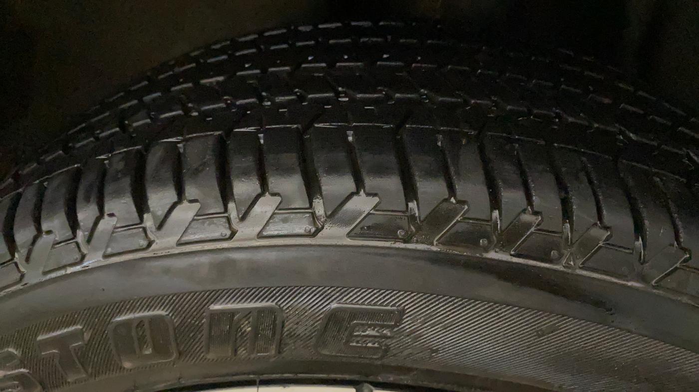 2022 Jeep MERIDIAN LIMITED (O) 4X4 AT, Diesel, Automatic, 18,489 km, Left Rear Tyre Tread