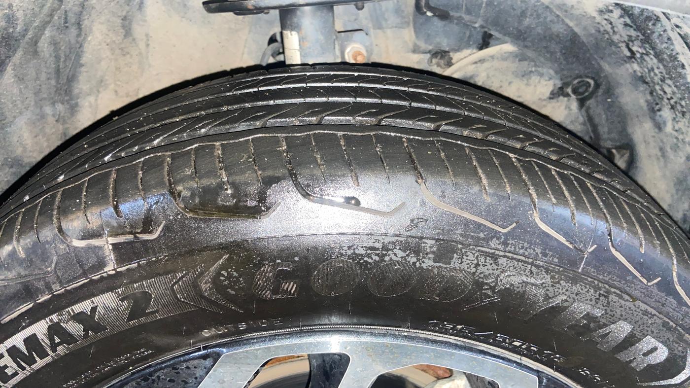 2023 Maruti FRONX ZETA 1.0L TURBO 6 AT, Petrol, Automatic, 10,157 km, Right Front Tyre Tread
