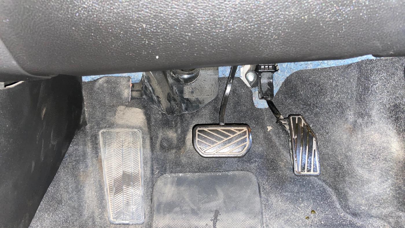 2023 Maruti FRONX ZETA 1.0L TURBO 6 AT, Petrol, Automatic, 10,157 km, Pedals