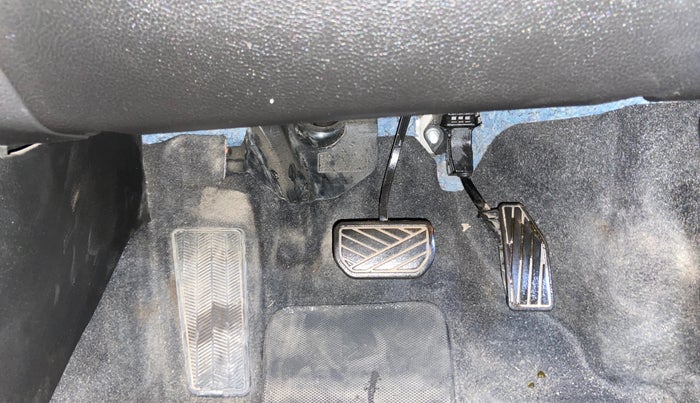 2023 Maruti FRONX ZETA 1.0L TURBO 6 AT, Petrol, Automatic, 10,153 km, Pedals