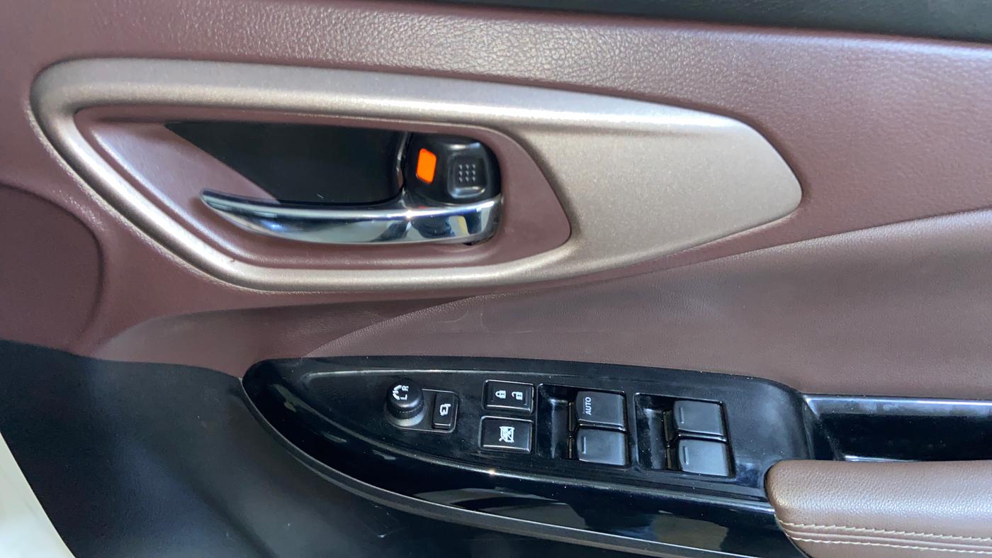 2023 Maruti FRONX ZETA 1.0L TURBO 6 AT, Petrol, Automatic, 10,157 km, Driver Side Door Panels Control