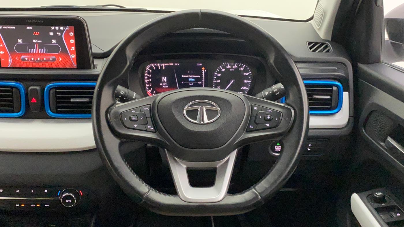 2022 Tata PUNCH CREATIVE IRA AMT 1.2 RTN DUAL TONE, Petrol, Automatic, 26,123 km, Steering Wheel Close Up