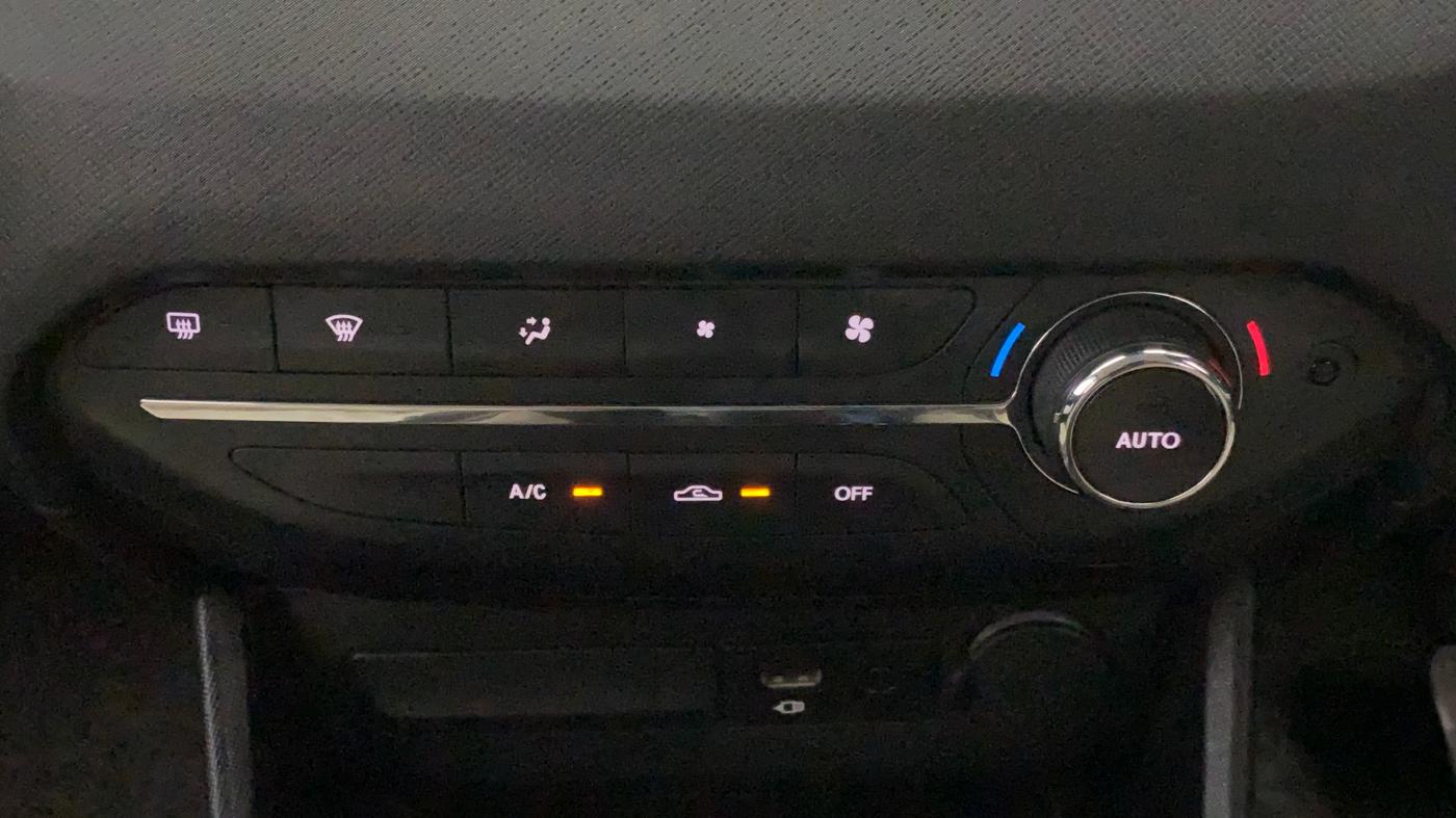 2022 Tata PUNCH CREATIVE IRA AMT 1.2 RTN DUAL TONE, Petrol, Automatic, 26,123 km, Automatic Climate Control