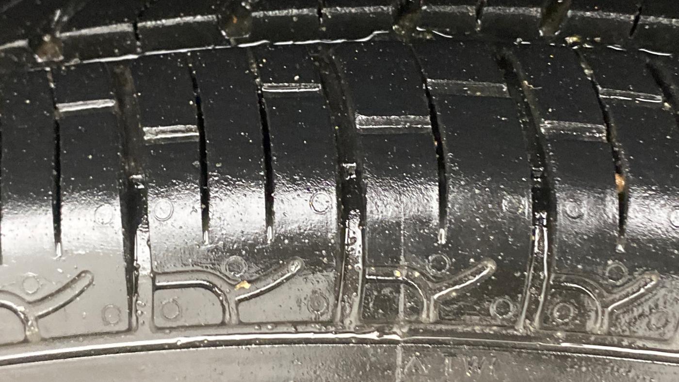2017 Renault Kwid RXL 1.0, Petrol, Manual, 67,296 km, Left Rear Tyre Tread
