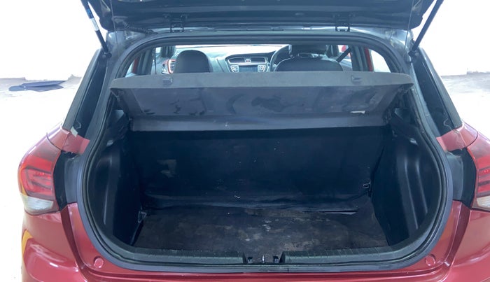 2018 Hyundai Elite i20 ASTA 1.4 CRDI DUAL TONE, Diesel, Manual, 1,14,280 km, Boot Inside