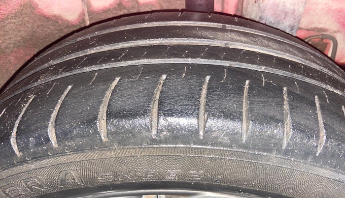 2018 Hyundai Elite i20 ASTA 1.4 CRDI DUAL TONE, Diesel, Manual, 1,14,280 km, Left Rear Tyre Tread