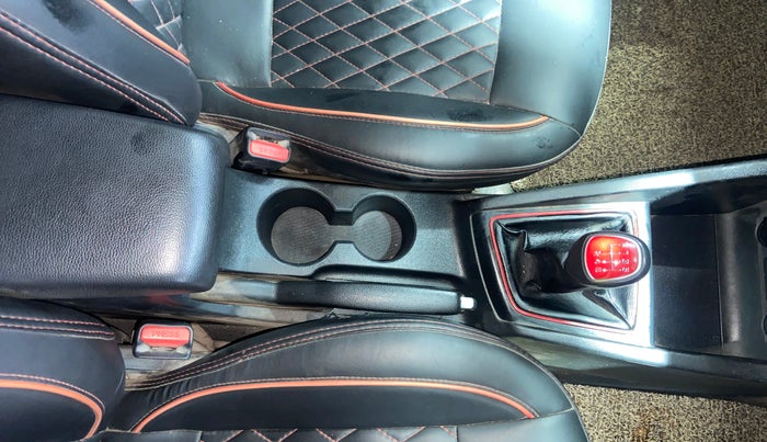 2018 Hyundai Elite i20 ASTA 1.4 CRDI DUAL TONE, Diesel, Manual, 1,14,280 km, Gear Lever