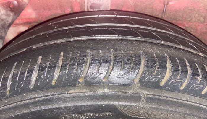 2018 Hyundai Elite i20 ASTA 1.4 CRDI DUAL TONE, Diesel, Manual, 1,14,280 km, Right Rear Tyre Tread