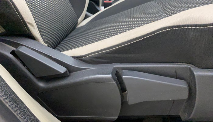 2023 Renault TRIBER RXZ AMT, Petrol, Automatic, 61,433 km, Driver Side Adjustment Panel