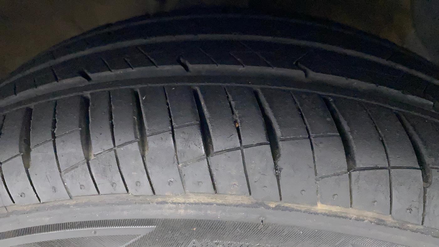 2019 Hyundai Grand i10 SPORTZ 1.2 KAPPA VTVT, Petrol, Manual, 90,811 km, Right Front Tyre Tread