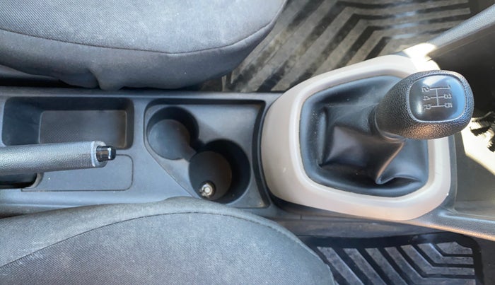 2016 Hyundai Grand i10 MAGNA 1.2 KAPPA VTVT, Petrol, Manual, 39,921 km, Gear Lever