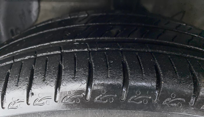 2021 Hyundai AURA SX+ AT 1.2CRDI, Diesel, Automatic, 30,600 km, Left Front Tyre Tread