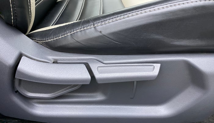 2021 Hyundai AURA SX+ AT 1.2CRDI, Diesel, Automatic, 30,600 km, Driver Side Adjustment Panel